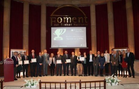 Foto del escenario con todos los premiados mejores practicas PRL 2015