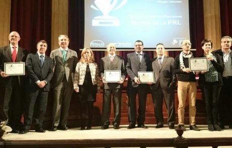 Premiados a mejores practicas PRL 2015 en escenario