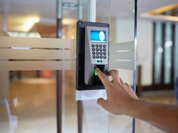 Control acceso con huella